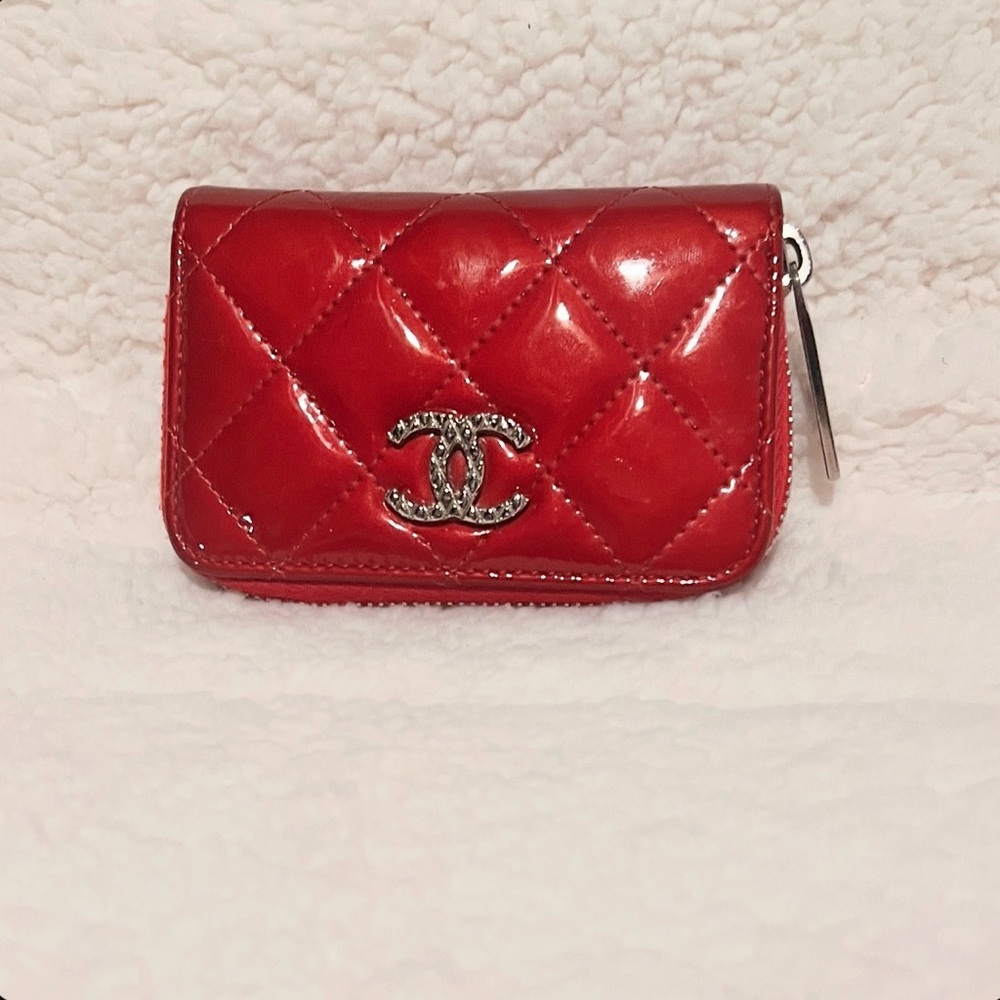 Chanel Brilliant CC Patent leather Zippy Card Holder